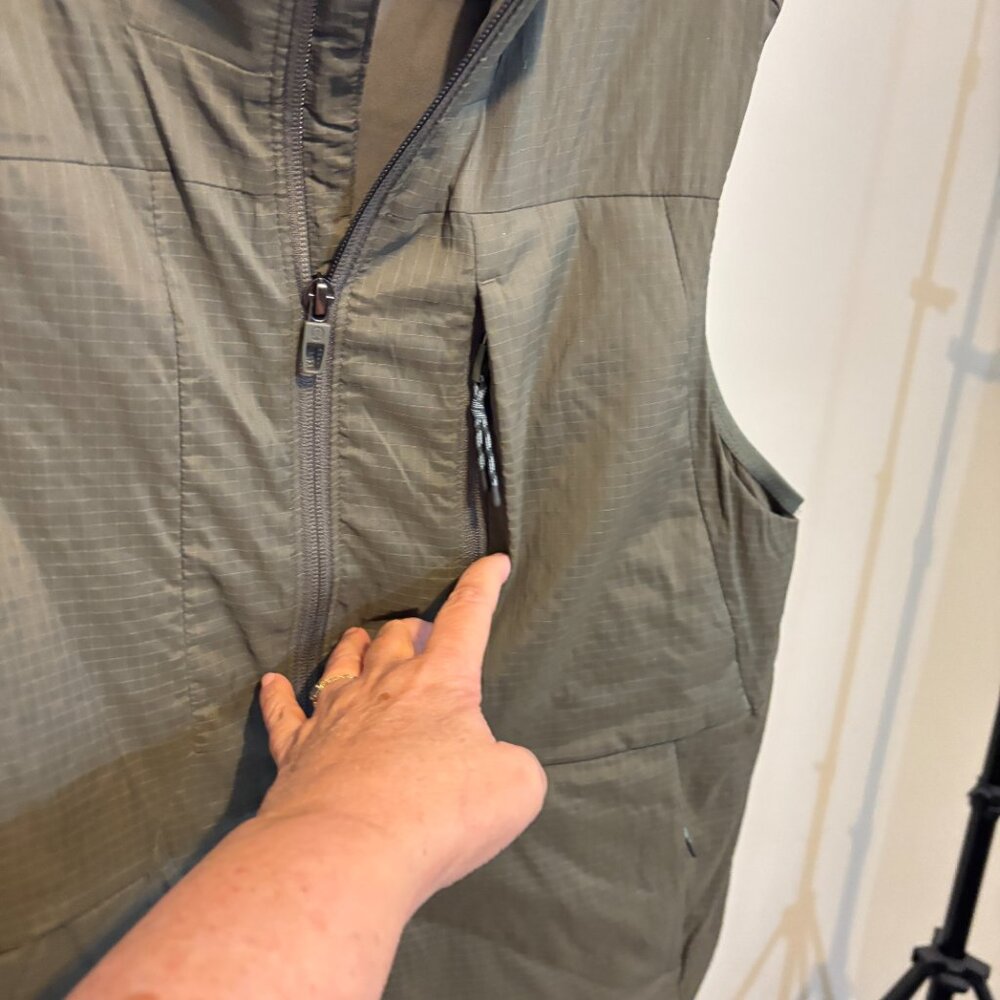 Lululemon Insulated Hiking Vest Carob Brown - Picture 9 of 16
